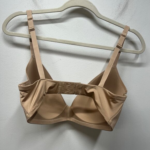 Skims Light Beige Wireless Push-Up Bra Size 36DD With Adjustable Straps & Hook C - Picture 6 of 11